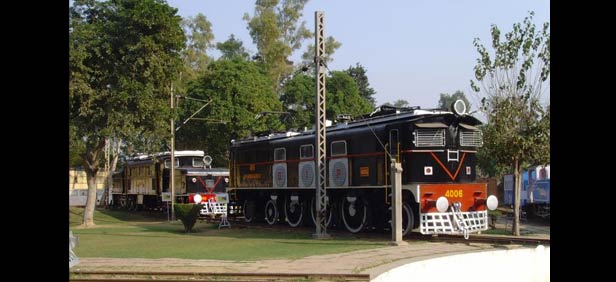 https://creativeyatra.com/wp-content/uploads/2016/08/national-rail-museum-delhi.jpg