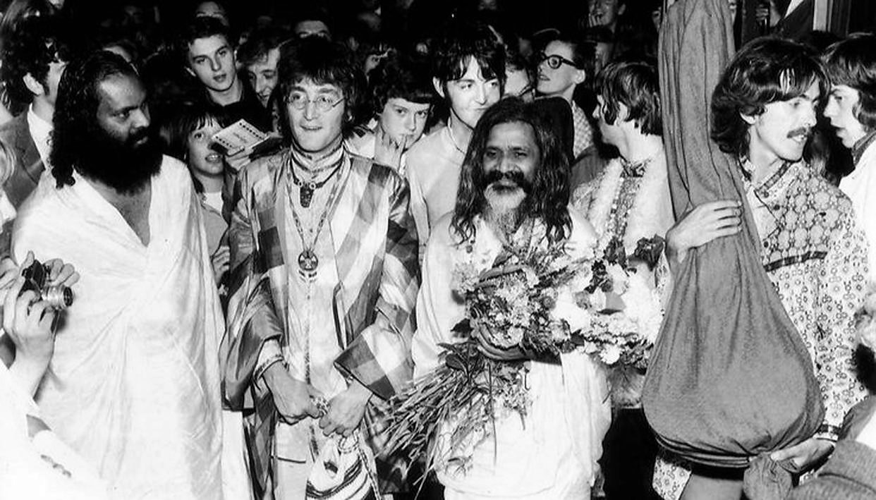 the-beatles-maharishi-mahesh-yogi - Creative Yatra