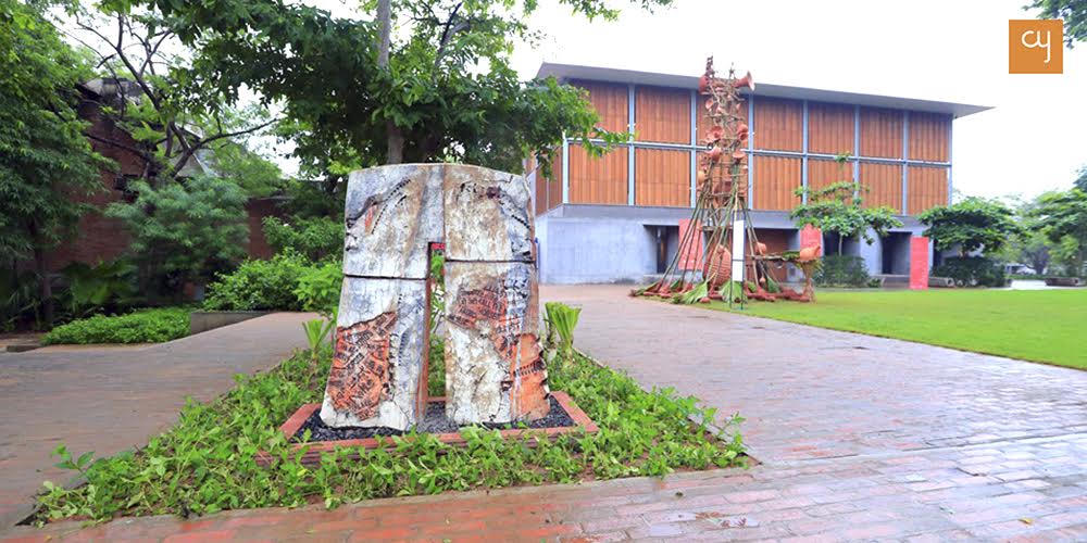 https://creativeyatra.com/wp-content/uploads/2019/09/Sculpture-Park-showcased-artists-work-by-Ray-Meeker-and-Vishnu-Kolleri.jpg